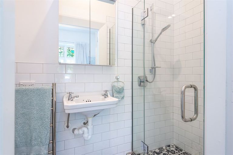 Photo of property in 21 Locarno Street, Opawa, Christchurch, 8023