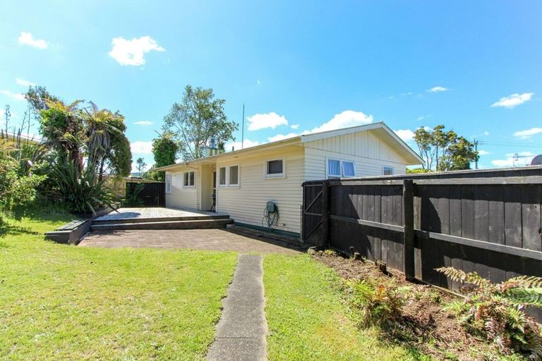 Photo of property in 14 Totaravale Street, Pukehangi, Rotorua, 3015