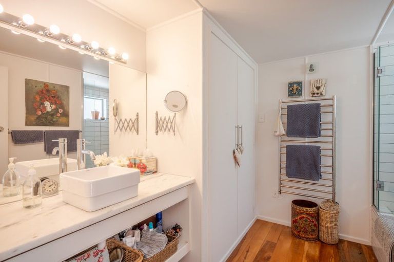 Photo of property in 2 Tirohanga Terrace, Akaroa, 7581