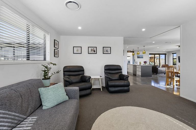 Photo of property in 10 Northpoint Way, Bell Block, New Plymouth, 4312