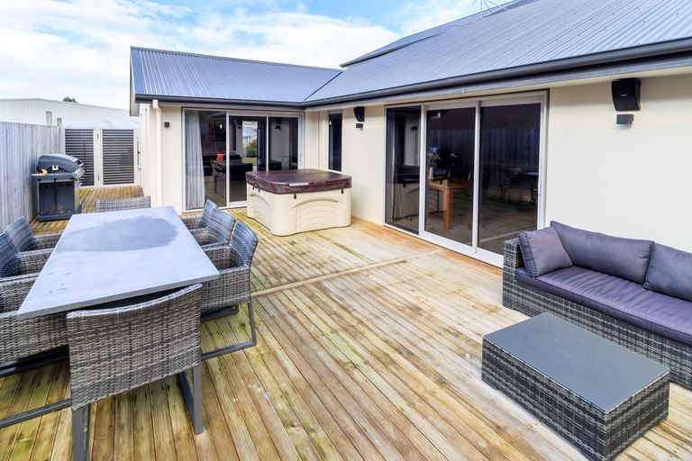 Photo of property in 6f Main Road, Fairfield, Dunedin, 9018