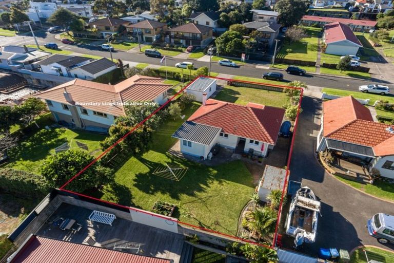 Photo of property in 52 Pitau Road, Mount Maunganui, 3116