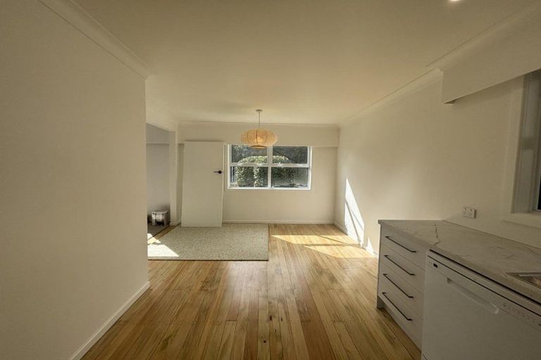 Photo of property in 86 Carrington Street, Lower Vogeltown, New Plymouth, 4310
