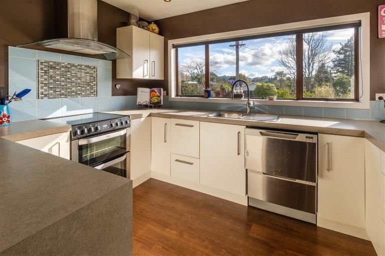 Photo of property in 2 Taiporutu Place, Springfield, Rotorua, 3015