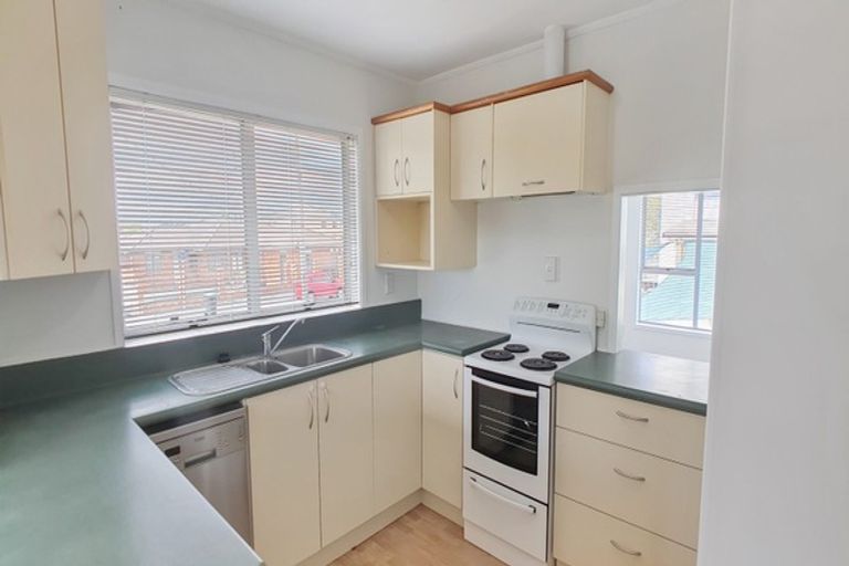 Photo of property in 4 Heaphy Street, Blockhouse Bay, Auckland, 0600