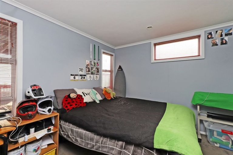 Photo of property in Ezi Clean Venetions, 604 Miller Street, Hastings, 4122