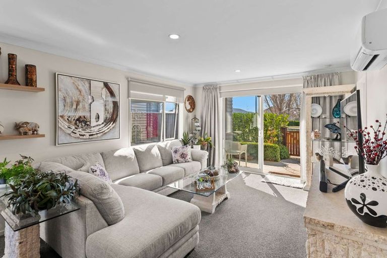 Photo of property in 17 Pounamu Place, Pegasus, 7612