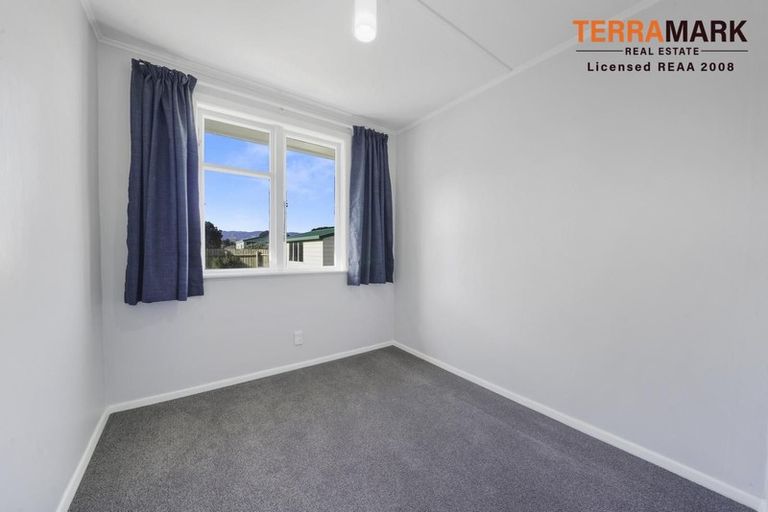 Photo of property in 9 Hewson Crescent, Otaki Beach, Otaki, 5512