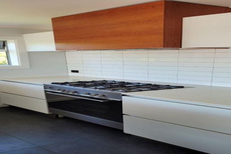 Photo of property in 53 Calvert Road, Lynmouth, New Plymouth, 4310