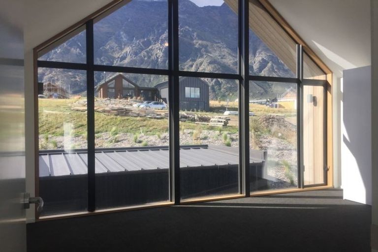 Photo of property in 29 Falconer Rise, Jacks Point, Queenstown, 9371