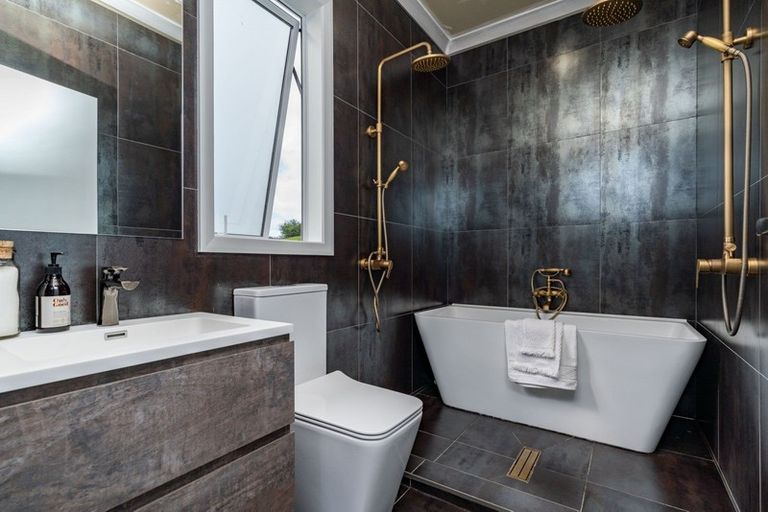 Photo of property in 1877 State Highway 12, Paparoa, 0571