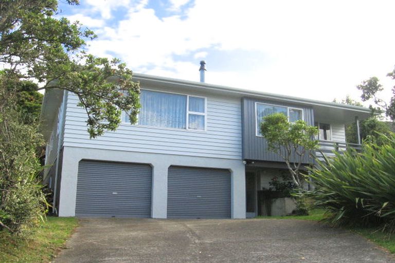 Photo of property in 53 Thurleigh Grove, Karori, Wellington, 6012