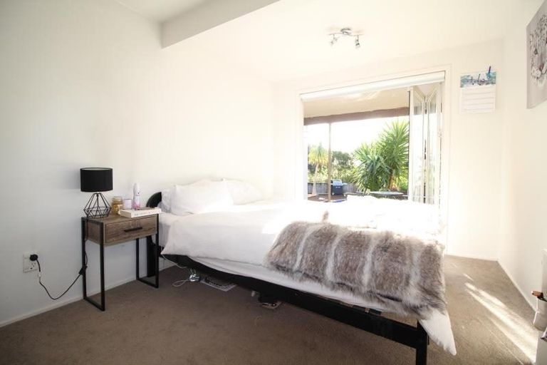 Photo of property in 1/16 Willis Street, Torbay, Auckland, 0630