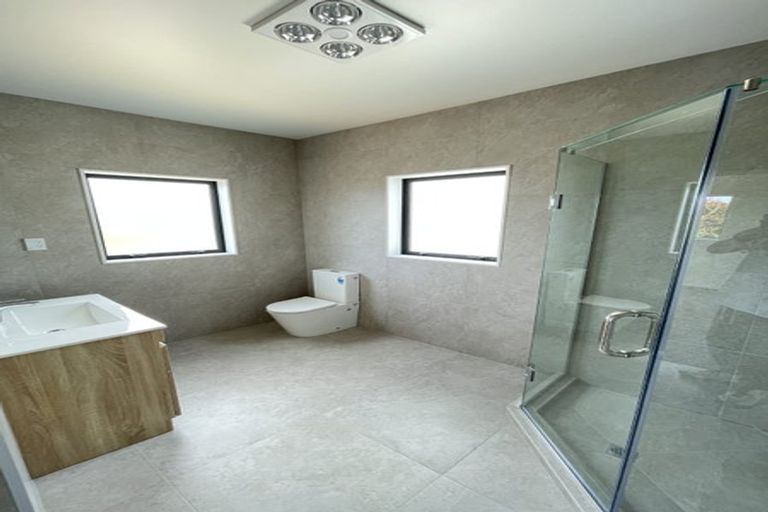 Photo of property in 133c Arran Road, Browns Bay, Auckland, 0630