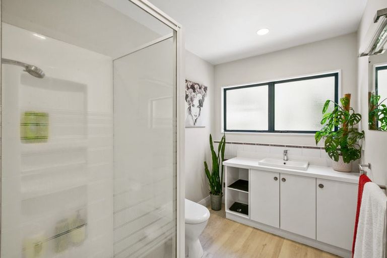 Photo of property in 117 Mangorei Road, Merrilands, New Plymouth, 4312