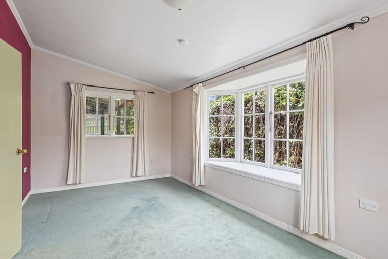 Photo of property in 2/292 Glenfield Road, Glenfield, Auckland, 0629