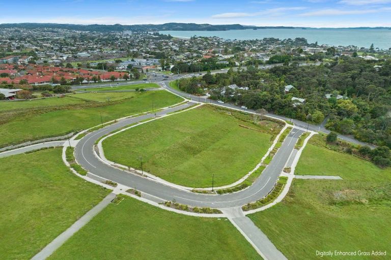 Photo of property in 15 Awanui Road, Red Beach, 0932