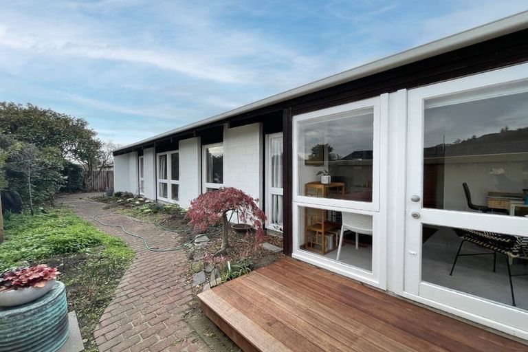 Photo of property in 5 Raekura Place, Redcliffs, Christchurch, 8081