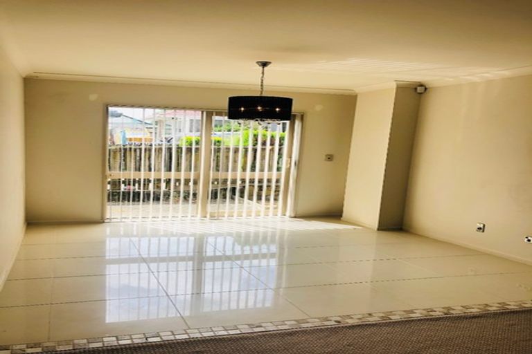 Photo of property in 219 Hill Road, The Gardens, Auckland, 2105