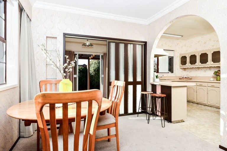 Photo of property in 16 Cattanach Street, St Andrews, Hamilton, 3200