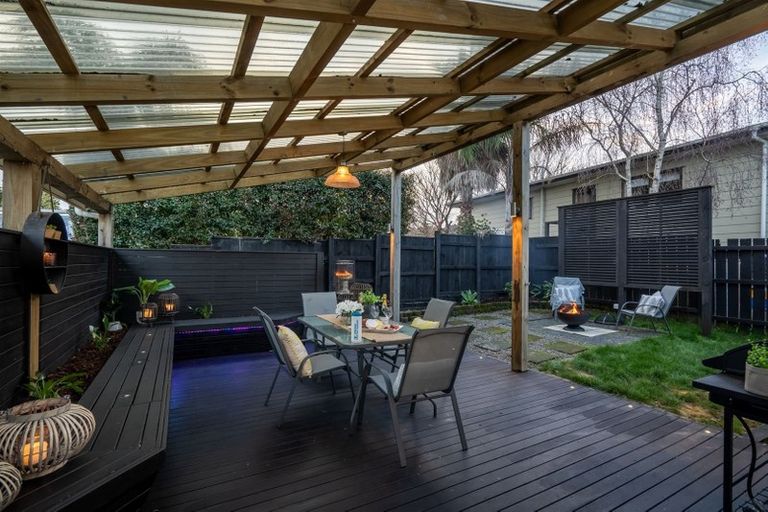 Photo of property in 2/7 Matipo Road, Te Atatu Peninsula, Auckland, 0610