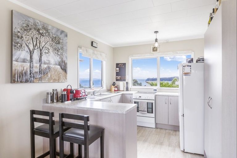 Photo of property in 29 Melandra Road, Stanmore Bay, Whangaparaoa, 0932