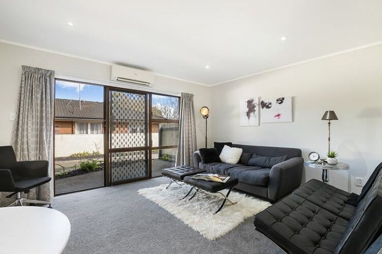 Photo of property in 1/54 Ray Small Drive, Pahurehure, Papakura, 2113