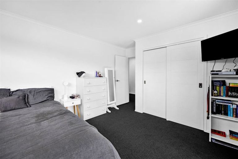 Photo of property in 6 Pebble Beach Court, Waiwhakaiho, New Plymouth, 4312