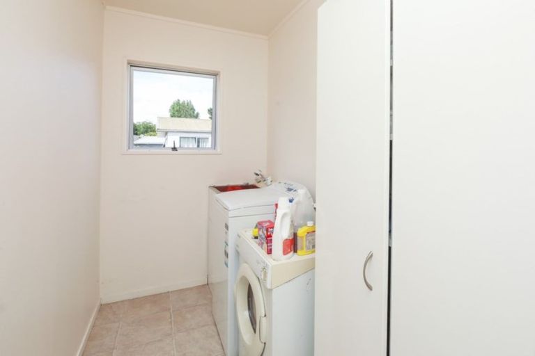 Photo of property in 25 Oakfield Crescent, Pukete, Hamilton, 3200