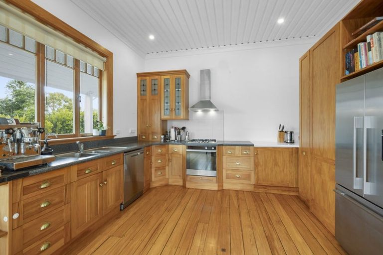 Photo of property in 68 Wallace Place, Westown, New Plymouth, 4310