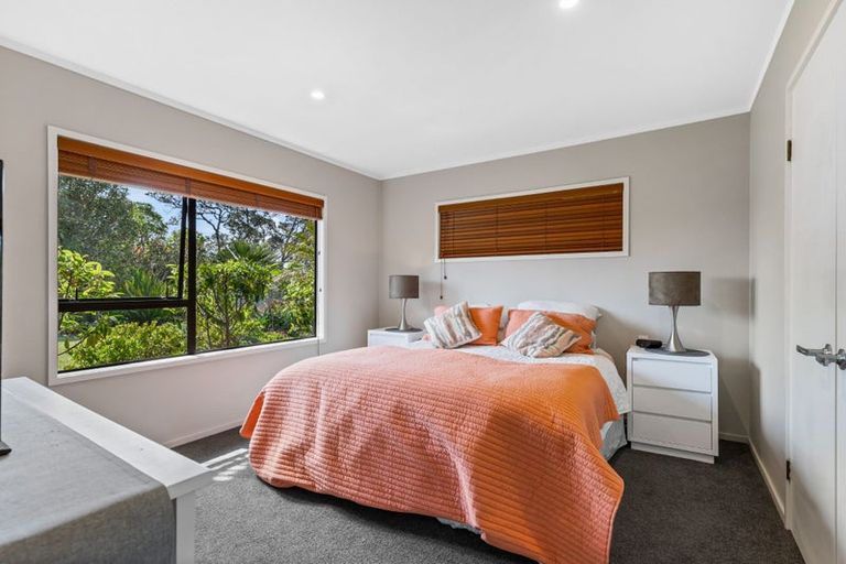 Photo of property in 175 Oaia Road, Muriwai, Waimauku, 0881