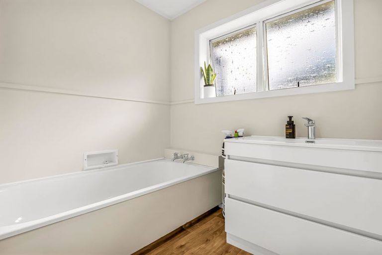 Photo of property in 15 Burgess Street, Te Aroha, 3320