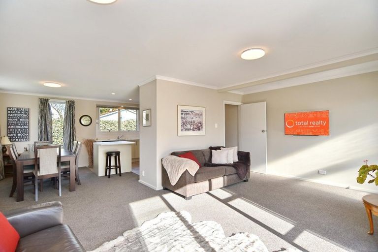 Photo of property in 4 Denniston Crescent, Redwood, Christchurch, 8051