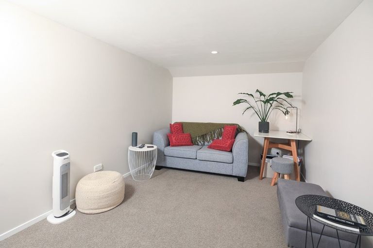 Photo of property in 4/142 Forest Lake Road, Forest Lake, Hamilton, 3200