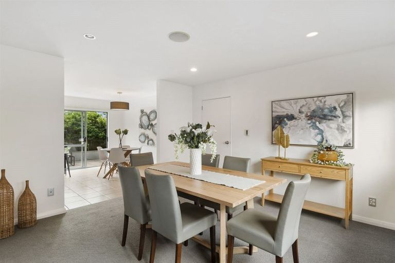 Photo of property in 27 Aorangi Place, Birkenhead, Auckland, 0626