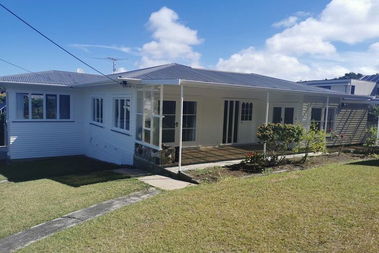 Photo of property in 15 Oban Road, Browns Bay, Auckland, 0630