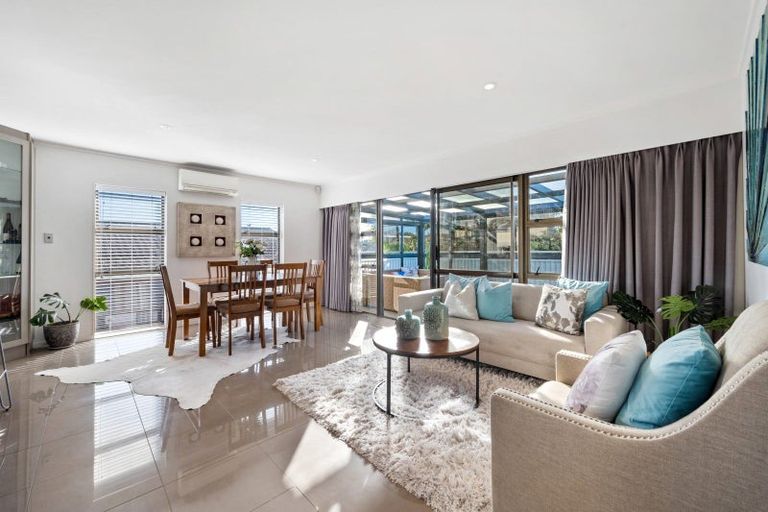 Photo of property in 15 Pigeon Mountain Road, Half Moon Bay, Auckland, 2012