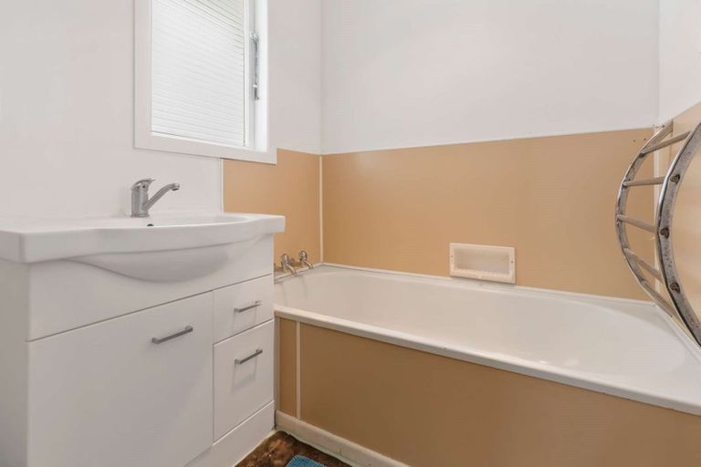 Photo of property in 27 Dunlop Road, Te Puke, 3119