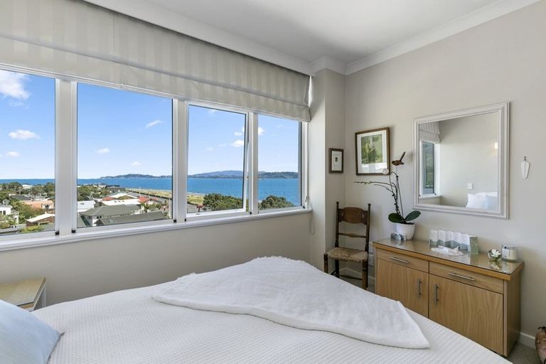 Photo of property in Rona House, 33 Rimu Street, Eastbourne, Lower Hutt, 5013