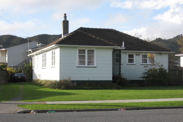 Photo of property in 23 Strand Crescent, Naenae, Lower Hutt, 5011