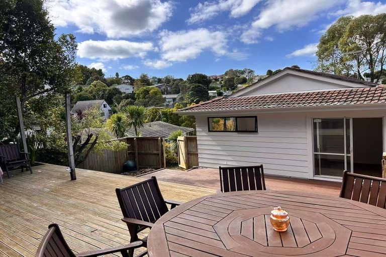 Photo of property in 22 Jenanne Place, Totara Vale, Auckland, 0629