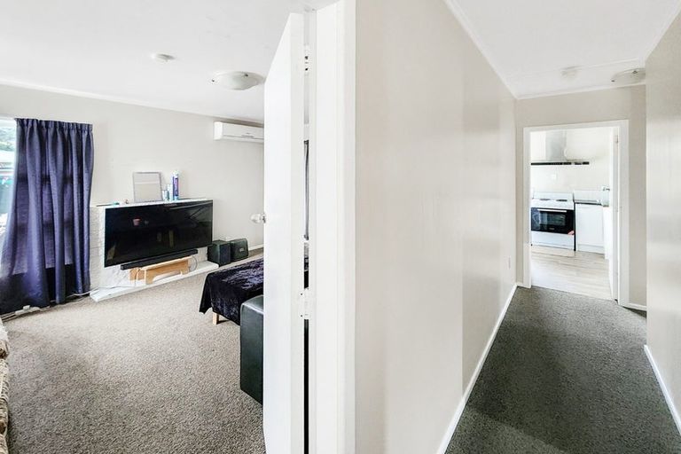 Photo of property in 5 Willow Grove, Wainuiomata, Lower Hutt, 5014