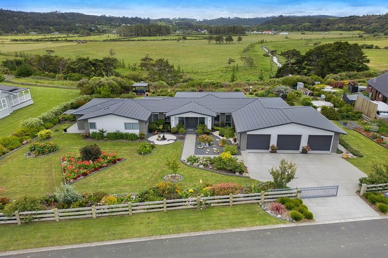 Photo of property in 28 Awatiro Drive, Kaukapakapa, 0871