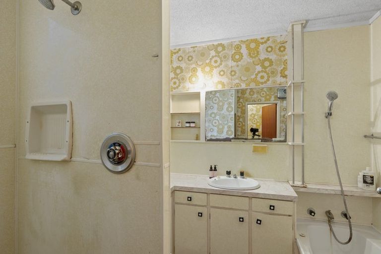 Photo of property in 10a Burns Street, Westown, New Plymouth, 4310