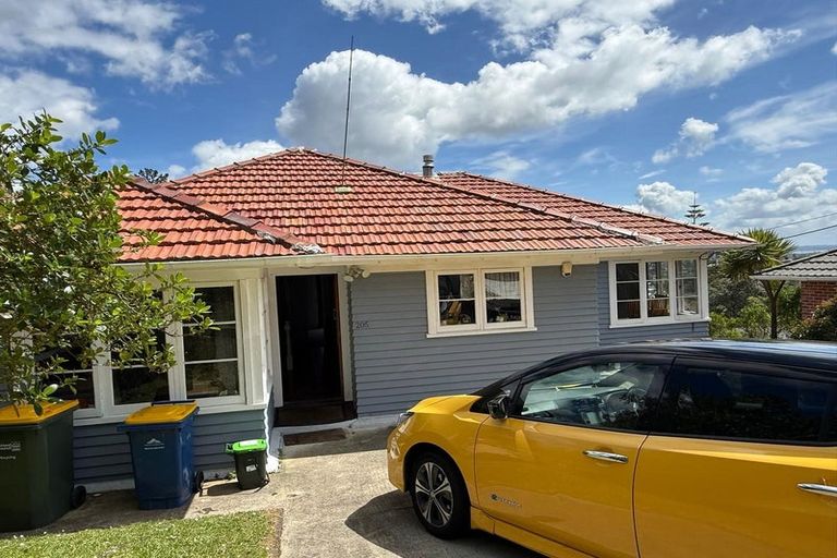 Photo of property in 205 Titirangi Road, Titirangi, Auckland, 0604