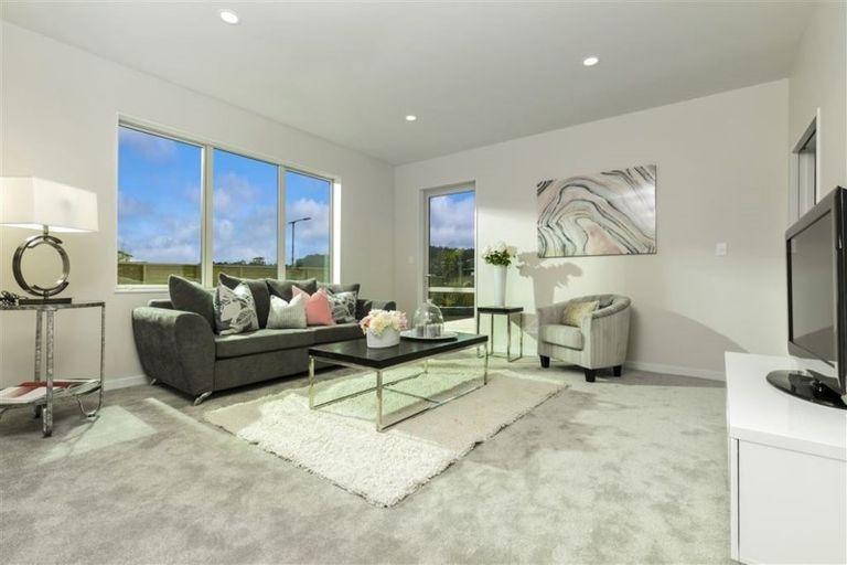 Photo of property in 6 Kauri Grove Drive, Kumeu, 0810