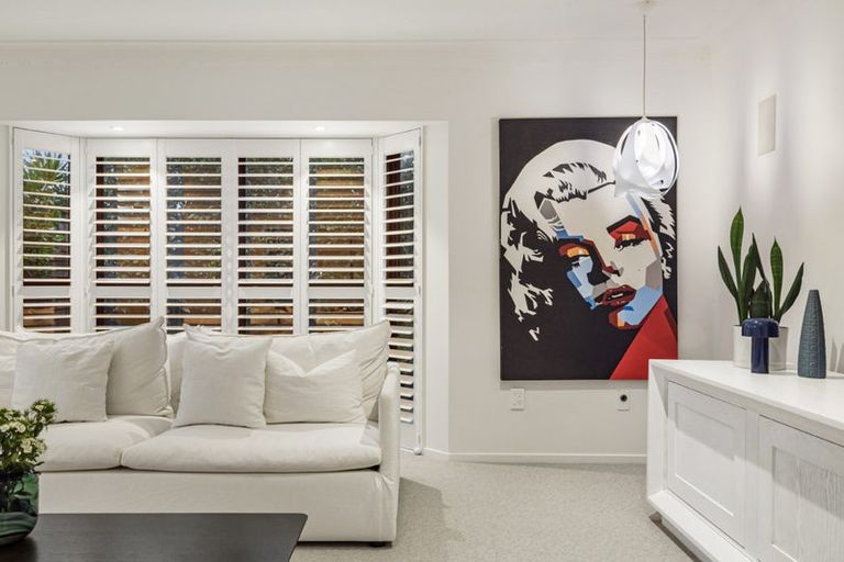 Photo of property in 33 Craig Road, Milford, Auckland, 0620