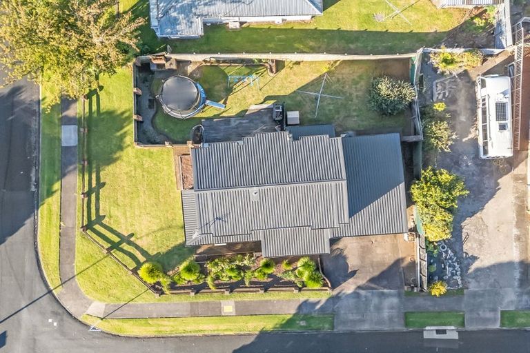 Photo of property in 44 Park Lane, Waitara, 4320