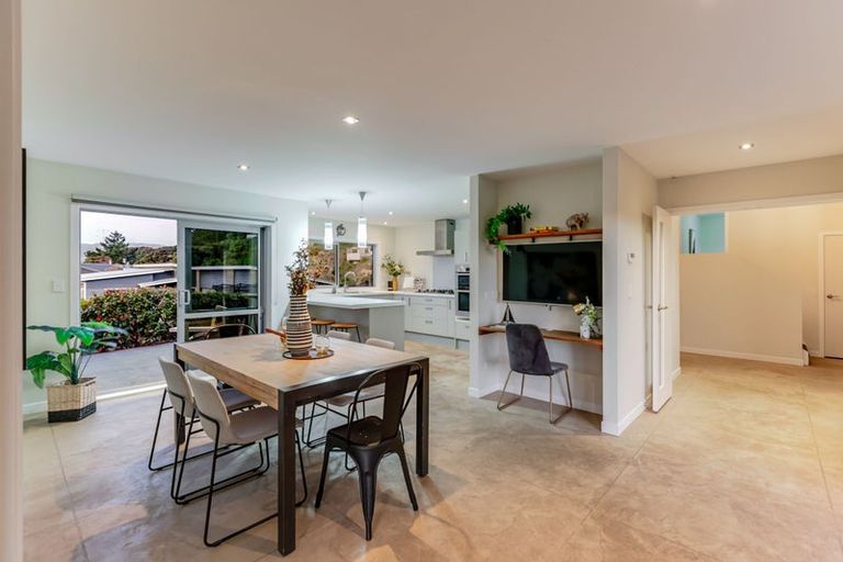 Photo of property in 17 Botany Lane, Whitby, Porirua, 5024