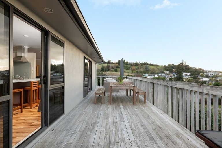 Photo of property in 3 Talbot Place, Welcome Bay, Tauranga, 3112